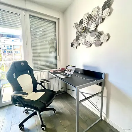 Daire A Cozy Private At The Foot Of *